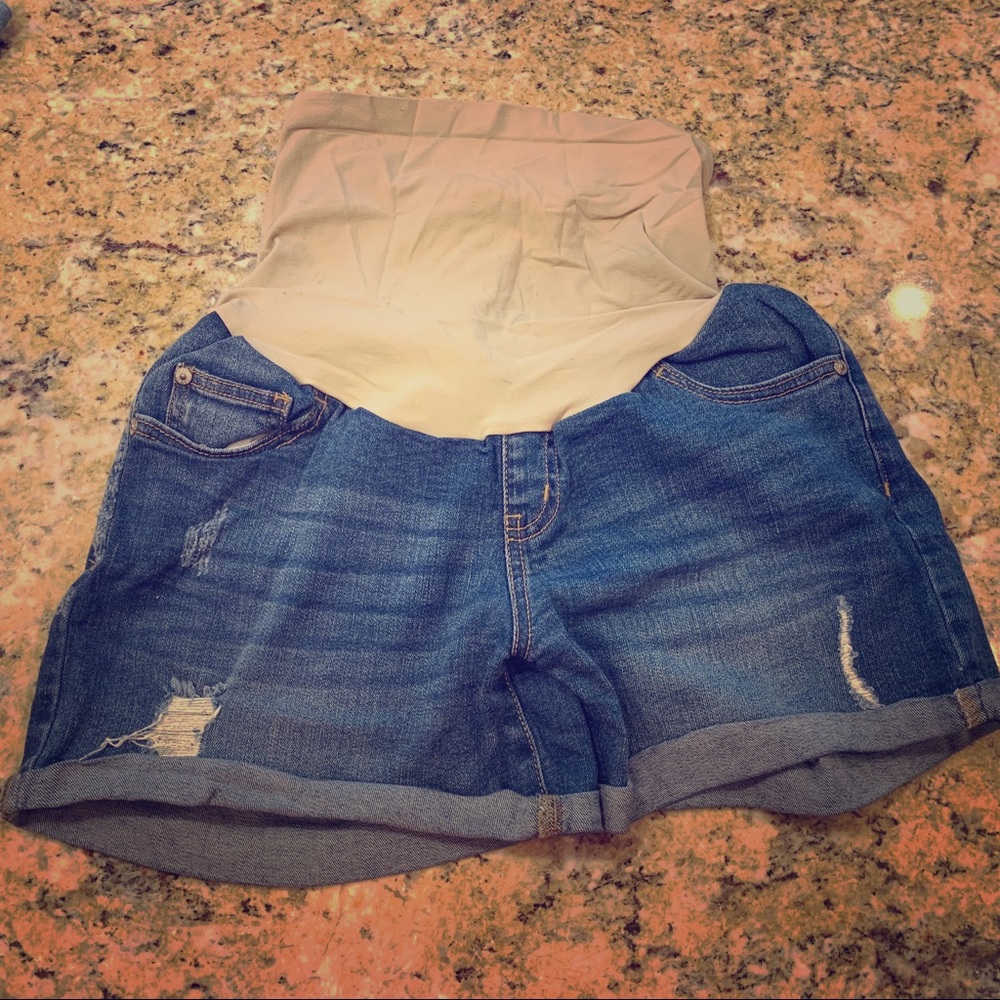 Maternity shorts size large